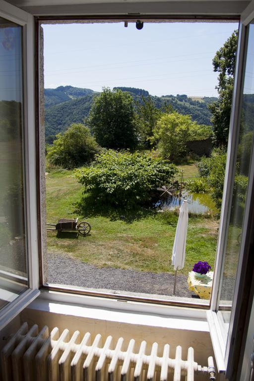 Chambres D'Hotes Le Besset Thiers Ruang foto