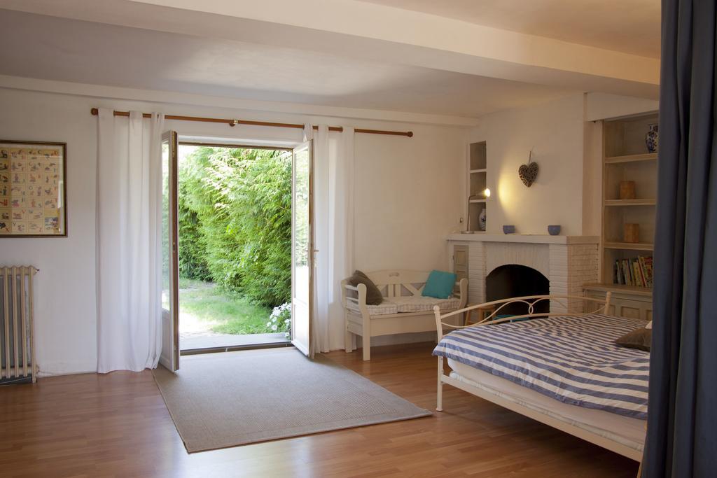 Chambres D'Hotes Le Besset Thiers Ruang foto